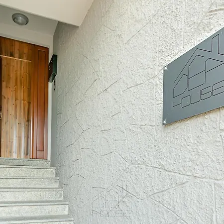 Dea House شقة