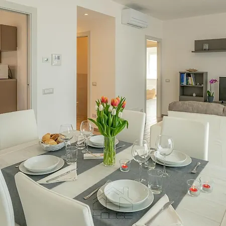 דירה Dea House *