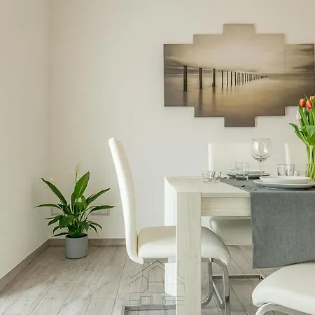 דירה Dea House *