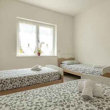 דירה Dea House *